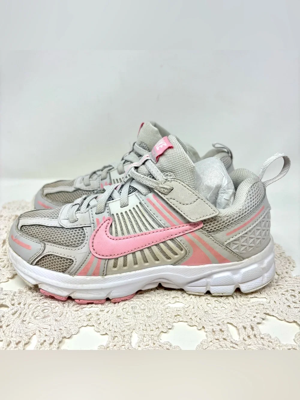 Nike Girl's Pink White Vomero 5 HF6999-012 Mesh Athletic Sneakers Shoes Size 1Y